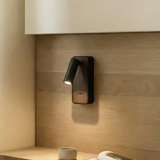 Lindby LED fali világítás Tallis, fekete, USB-C, mozgatható Azonnal elérhető