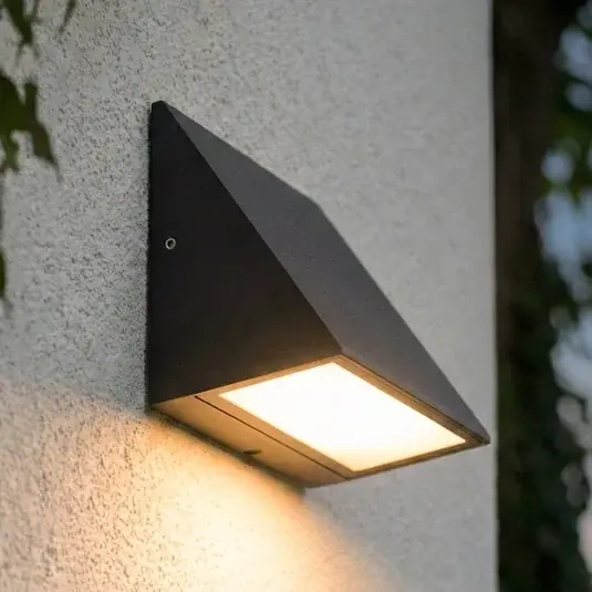 Lindby LED kültéri fali világítás Triava, fekete, alumínium, IP65 Legjobb ár