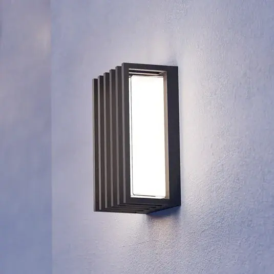 Vásárlói kedvenc Genovese LED kültéri falilámpa, fekete, magasság 24 cm, érzékelővel