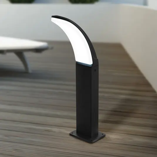 Újdonság Fiumicino LED talapzati lámpa, ívelt alakú