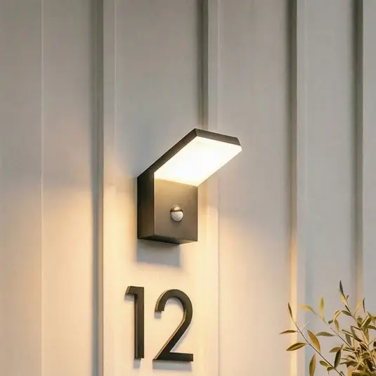 Arcchio LED kültéri fali lámpa Yolena, érzékelő, antracit, alumínium Bestseller