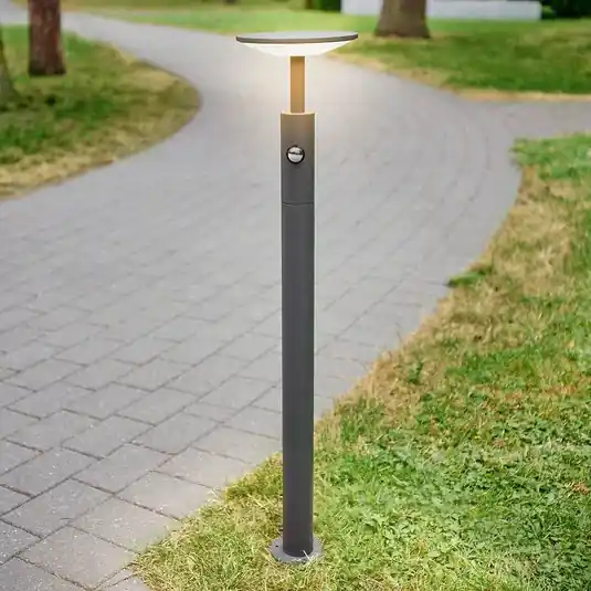 Bestseller Lucande Fenia LED ösvény lámpa 100 cm, érzékelő, IP54, antracit