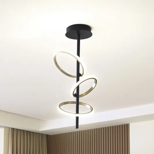 Lucande LED mennyezeti lámpa Madu, fekete, fém, 75 cm magas Vedd meg most
