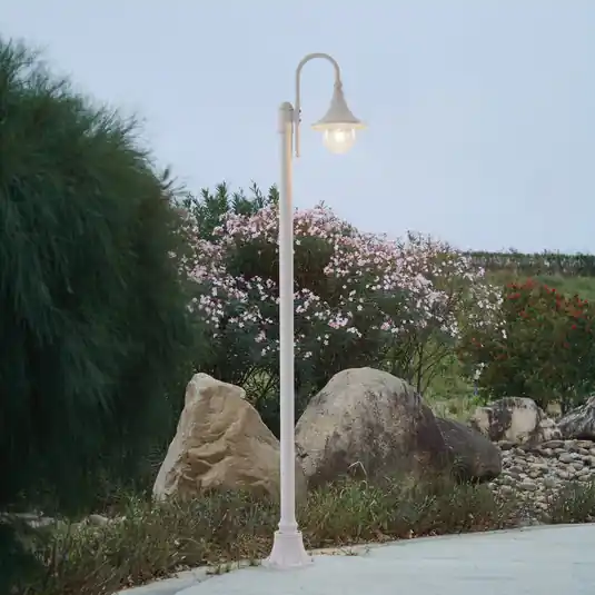 Vásárlói kedvenc Lindby kültéri lámpa Daphne, 220 cm, fehér, fém, E27