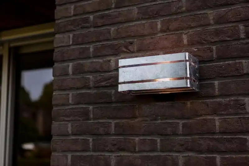 Biztonságos fizetés Lutec 5011602461 kültéri fali lámpa Vidar 1x40W E27 IP54 - ezüst